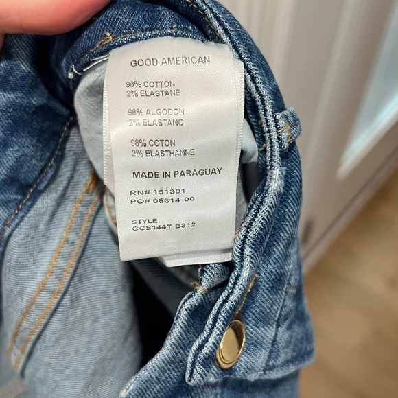 Good American Good Curve
High Waist Distressed Straight
Leg Jeans - Picture 3 of 5